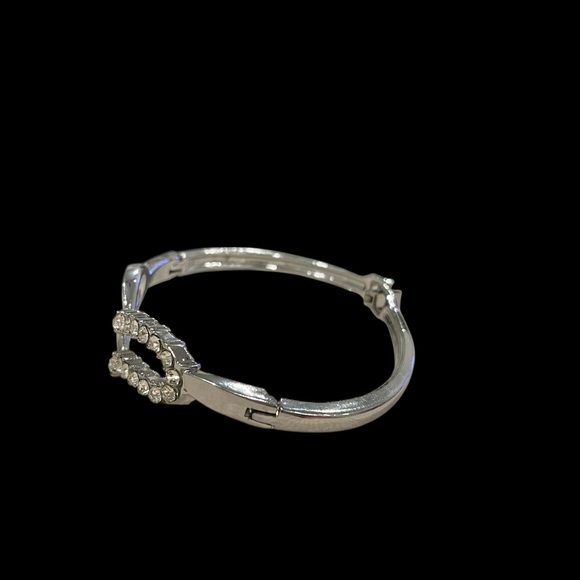 Elegant Silver With Rhinestones Heart Bracelet - Picture 4 of 5